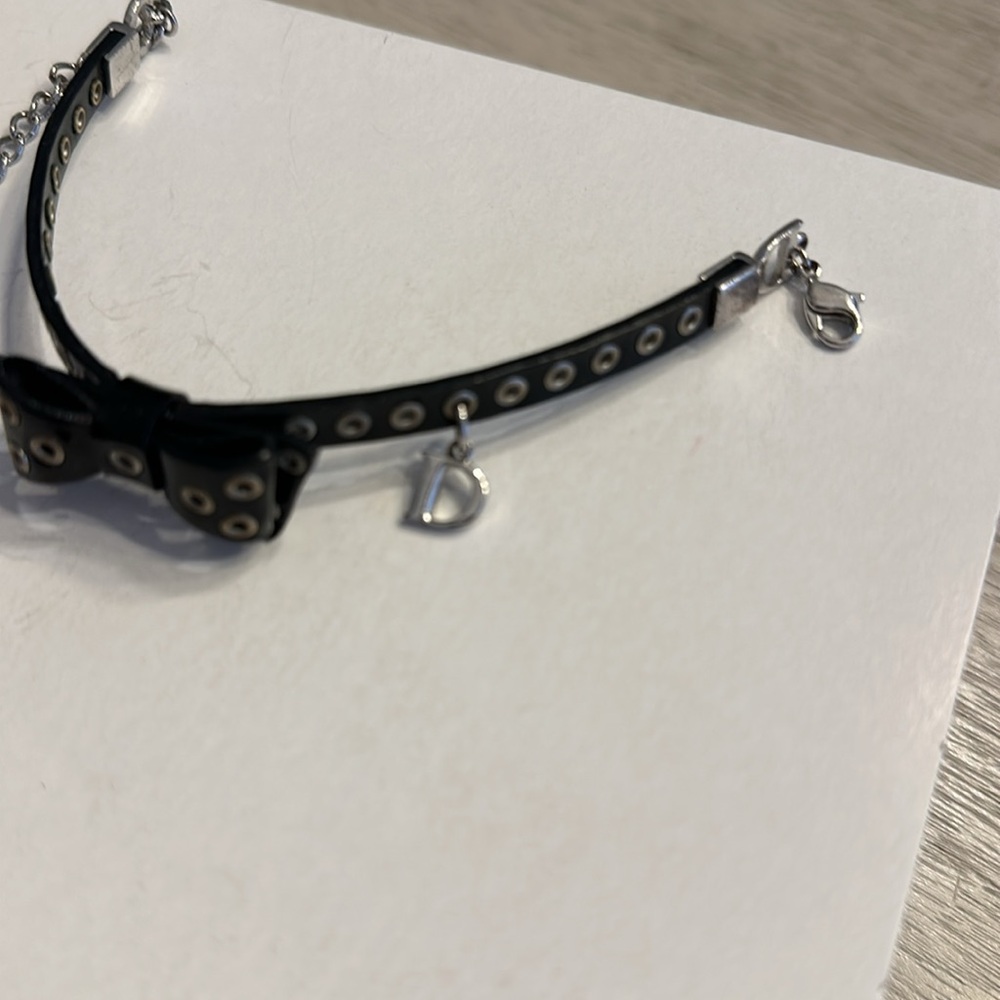Authentic Dior Bow bracelet. Black patent leather. - Picture 4 of 8